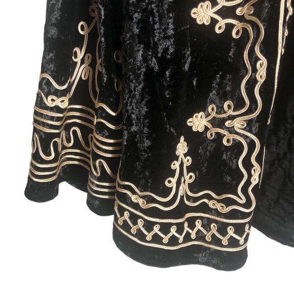 Gimmicks velvet open front embroidered black/gold top. Sz Small - Picture 2 of 6